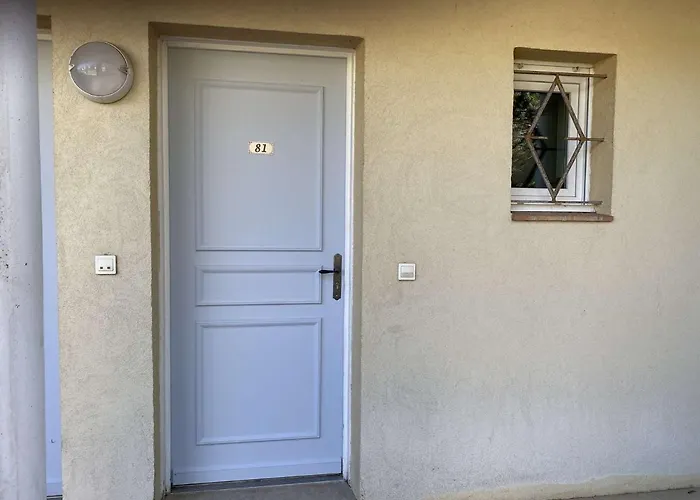 Appartement : 3 Pièces, 4 Couchages, Piscine, Calme, Proche Commerces Et Aqualand - Fr-1-226-476 *