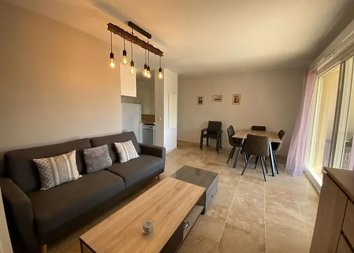 : 3 Pièces, 4 Couchages, Piscine, Calme, Proche Commerces Et Aqualand - Fr-1-226-476 Appartement