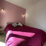 Apartament : 3 Pieces, 4 Couchages, Piscine, Calme, Proche Commerces Et Aqualand - Fr-1-226-476
