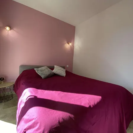 Apartment : 3 Pieces, 4 Couchages, Piscine, Calme, Proche Commerces Et Aqualand - Fr-1-226-476