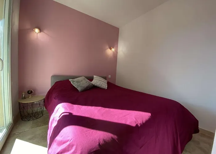 Apartment : 3 Pieces, 4 Couchages, Piscine, Calme, Proche Commerces Et Aqualand - Fr-1-226-476