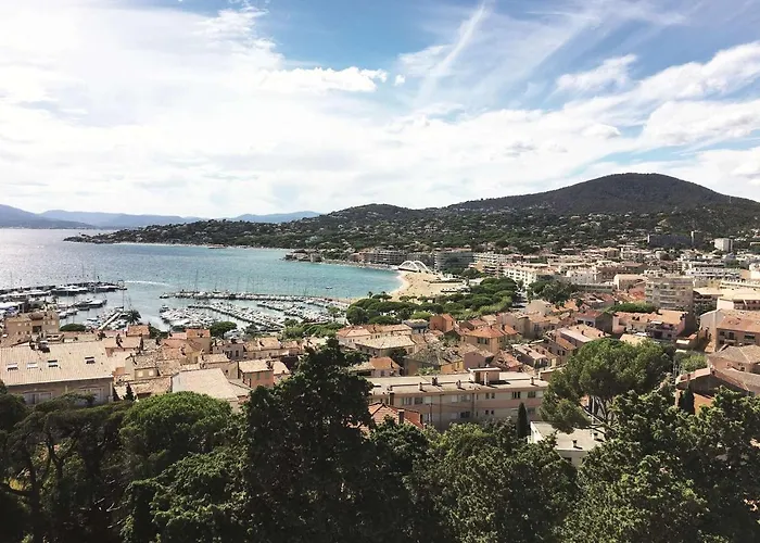 : 3 Pieces, 4 Couchages, Piscine, Calme, Proche Commerces Et Aqualand - Fr-1-226-476