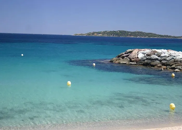 : 3 Pieces, 4 Couchages, Piscine, Calme, Proche Commerces Et Aqualand - Fr-1-226-476 * Sainte-Maxime